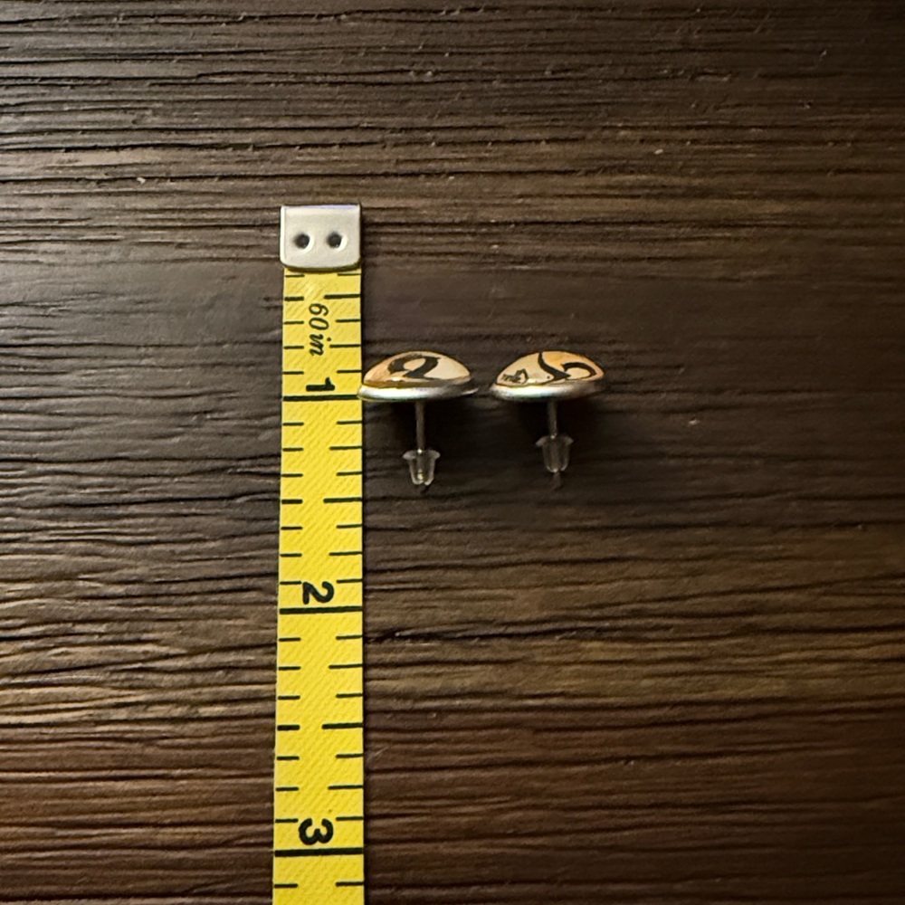Harry Potter Themed Platform 9-3/4 Post Earrings - Picture 3 of 8